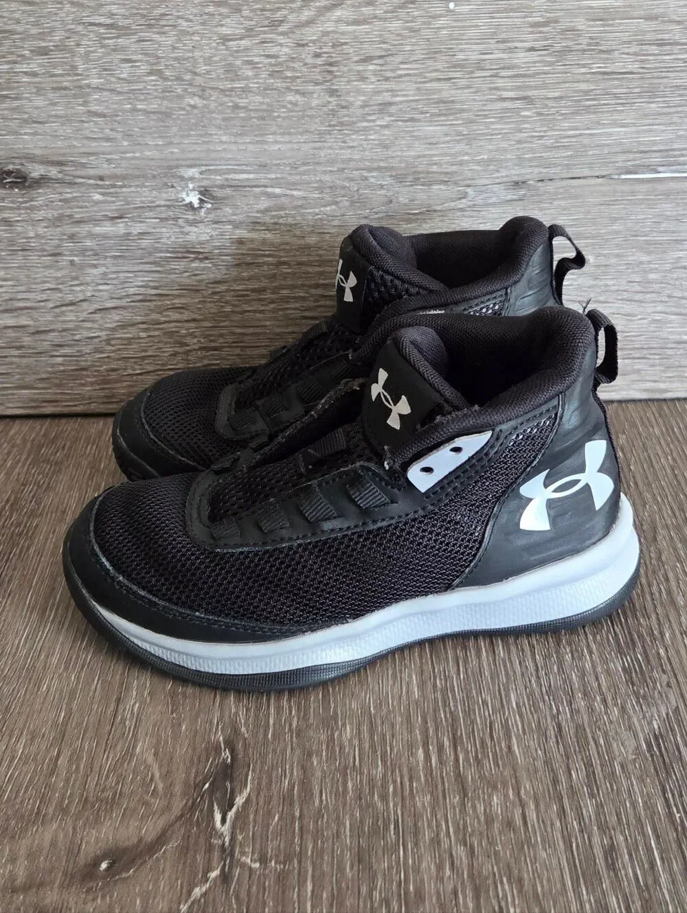 Under Armour Kids' Black Basketball Shoes Sz 11